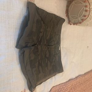 Beautiful Sanctuary camouflage shorts!